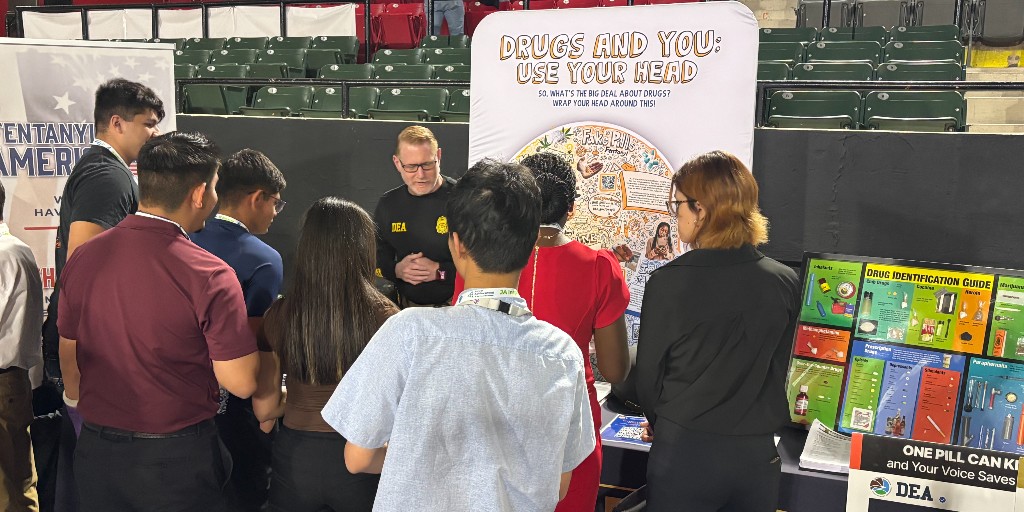 DEAELPASODiv's tweet image. Thank you @ELPASO_ISD @borderplexjobs for inviting us to your Law &amp;amp; Public Service Career Expo. It's never too early to get students #learning about all the #CareerOpportunities in their world.

#FentanylFreeAmerica

@TheJusticeDept; @DEAHQ