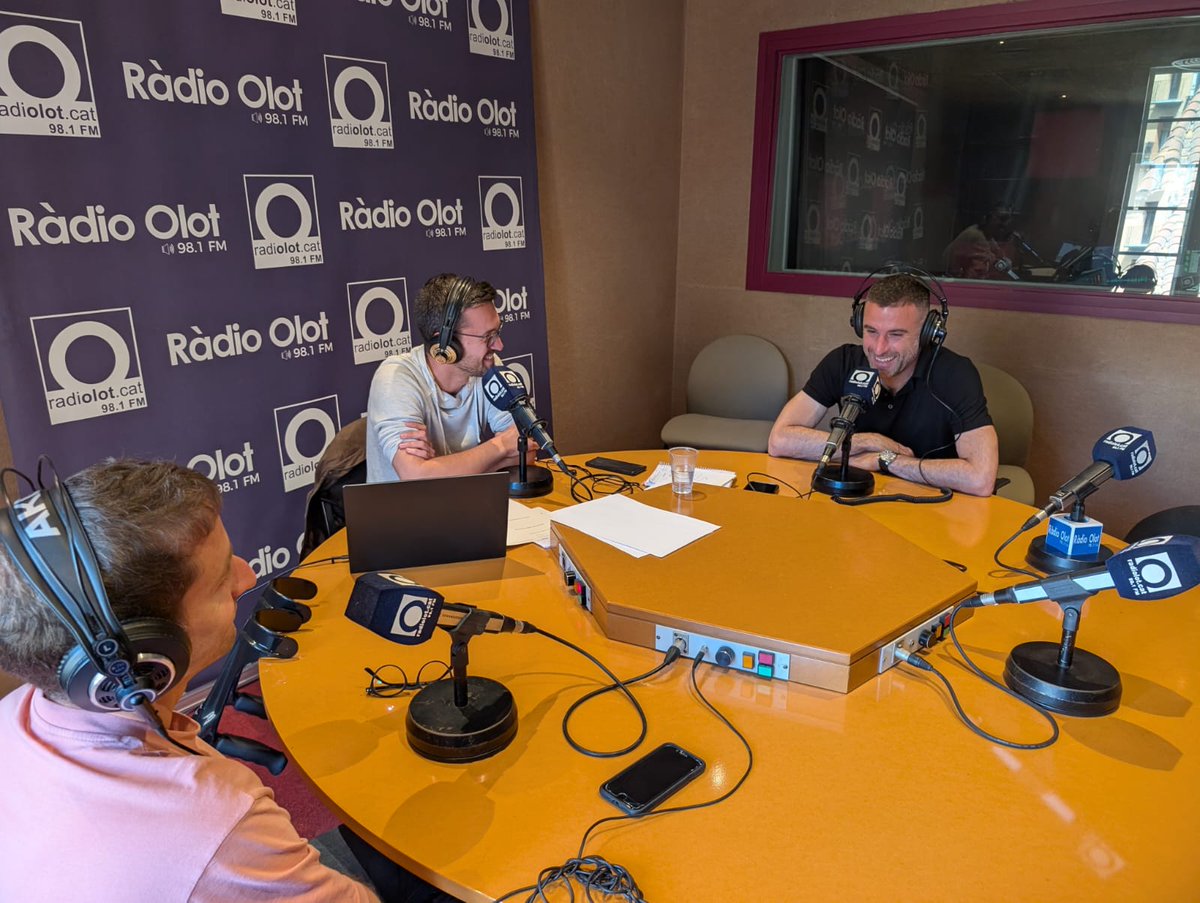 RadiolotEsports's tweet photo. 🔊 Recupera el #TercerTemps

Programa especial permanència de la @UEO1921

✅ Entrevistem l'entrenador, @RogerVidal7, i l'MVP de la temporada, Martí Soler

✅ Fem tertúlia amb @paumasoros, @pere_ribes i @llinitweet

🎙️ Amb @davidplanella

👉 https://t.co/0CaHThN4Vf https://t.co/wWjoZM2YYT