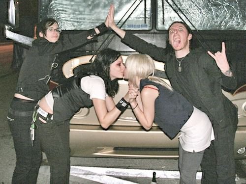 Mikey likes yuri.