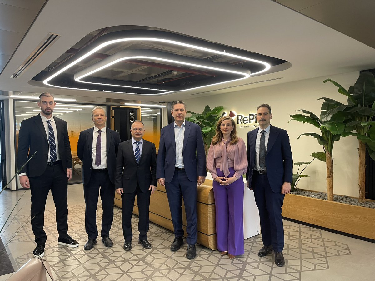 tr_eed's tweet photo. Yönetim Kurulu olarak RePie Yatırım Holding'i ziyaret ettik. RePie Yatırım Holding CEO'su Onur Yucekal ile bir araya gelerek derneğimizin 2026 yılı faaliyet planlarını değerlendirme fırsatı bulduk. https://t.co/I3m7oThNGo