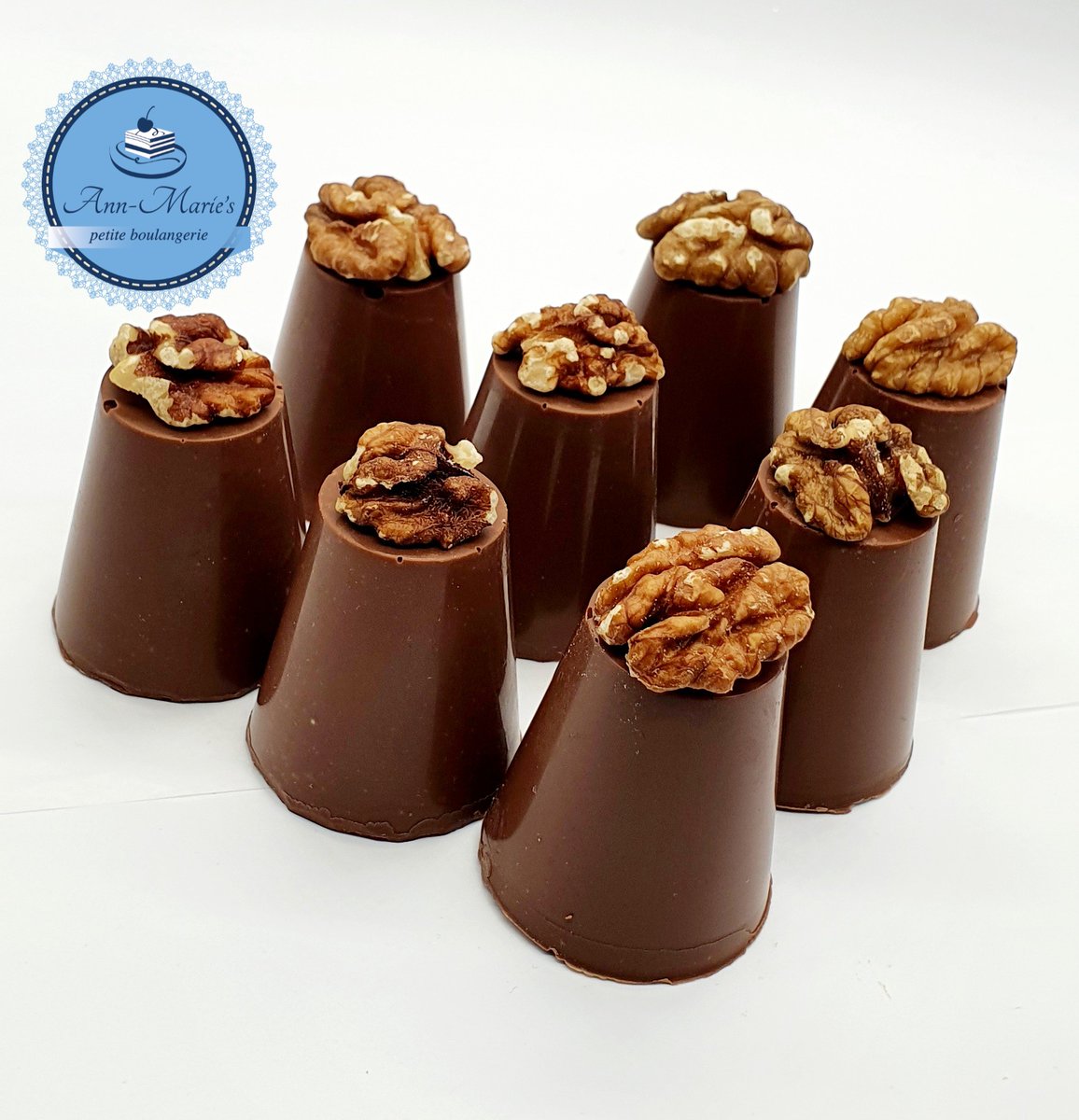 RGcakeartist's tweet image. Who doesn't love a #chocolate walnut whip with homemade #marshmallowfluff