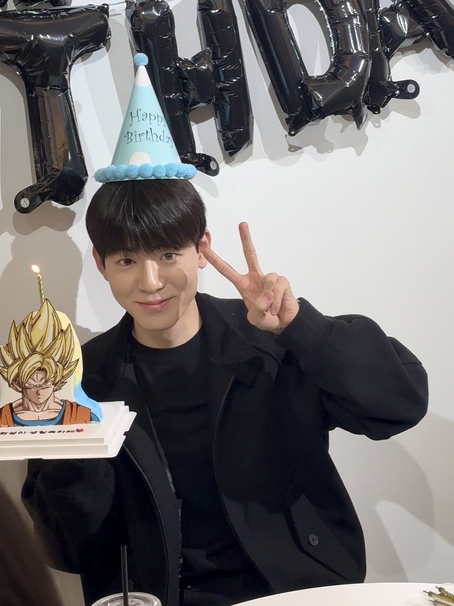 tosummer_'s tweet photo. #배요원의_생일파티_대작전

생카 컨셉이 블랙이라 최근 캐릭터들인 조필립 남재엽과도 너무 잘 어울렸어요 ♡♡

덕분에 현성 생일을 특별하게 보낼 수 있었습니다 감사해요 ☺️☺️ https://t.co/1PeMHdSHQC