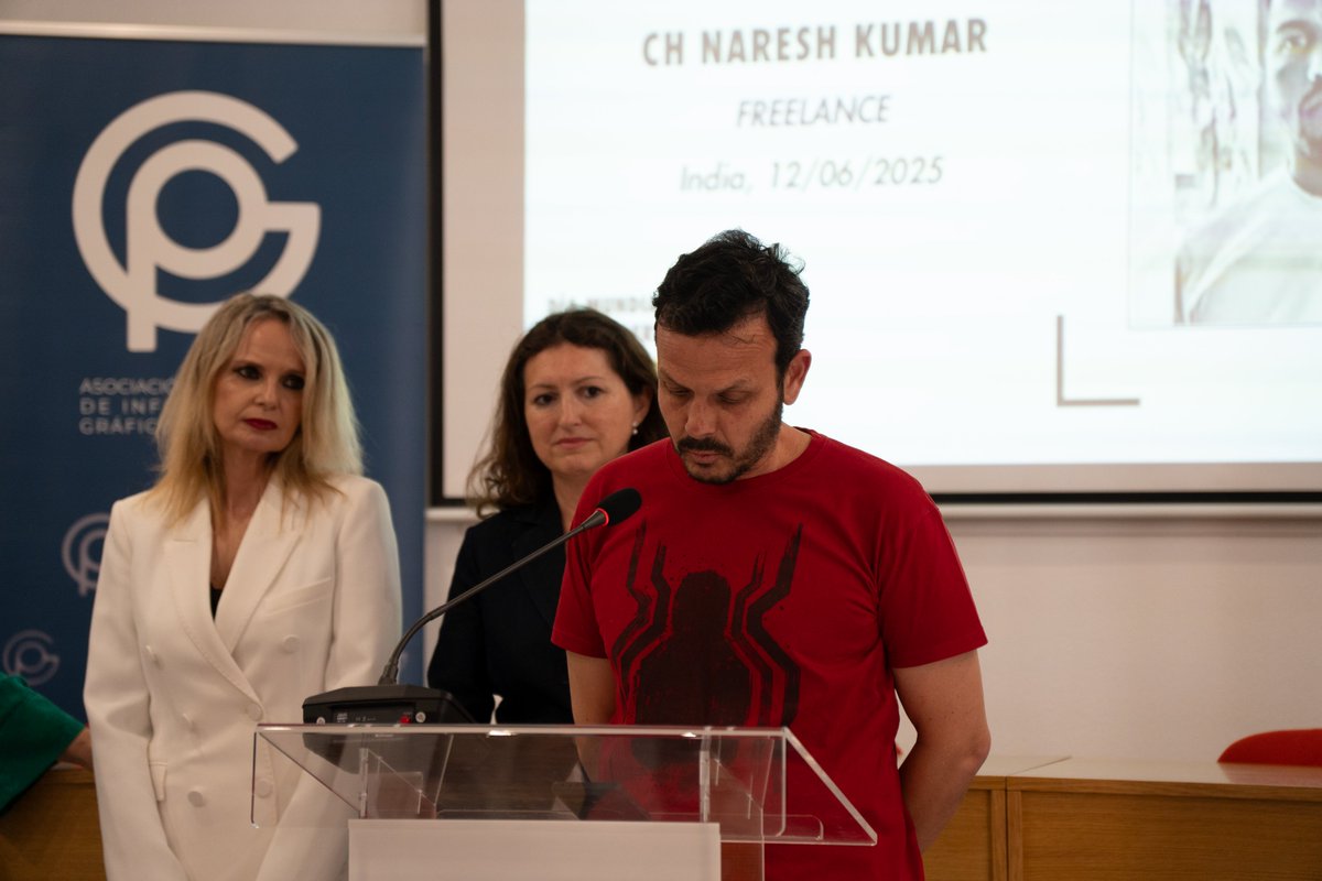 aprensamalaga's tweet image. 3M | Los colectivos periodísticos de #Málaga se han unido con motivo del #DíaMundialDeLaLibertadDePrensa bajo el lema de @UNESCO “Forjar la paz”, reivindicando la unidad del sector y el valor de un #periodismo profesional, independiente y honesto. En el acto se ha recordado a los