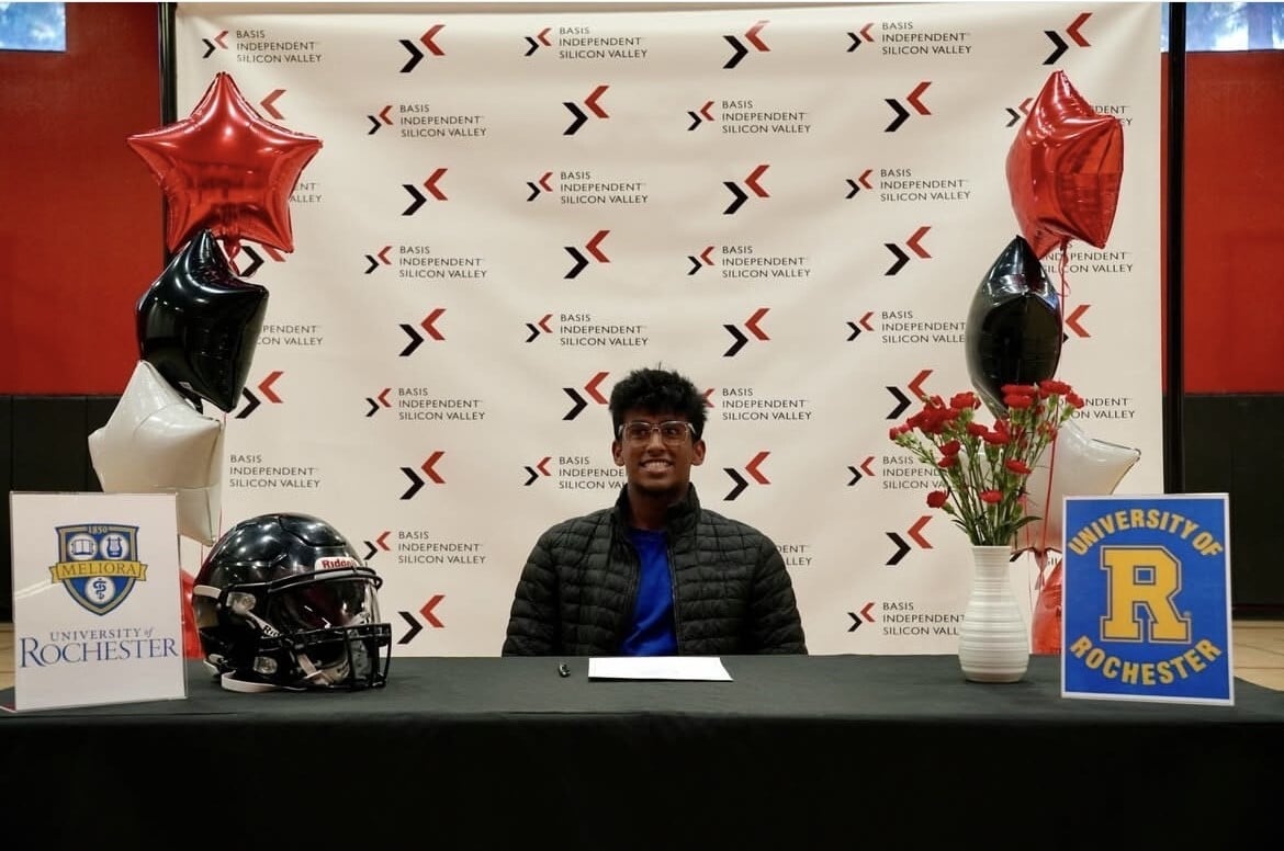 BASISIndDublin's tweet image. On Wednesday, April 29, Aditya N. officially signed his commitment to continue his academic and athletic journey at the University of Rochester, where he will continue his football career.

#basisindependentdublin #privateschool #fall2026 #BISV #NCAASigningDay