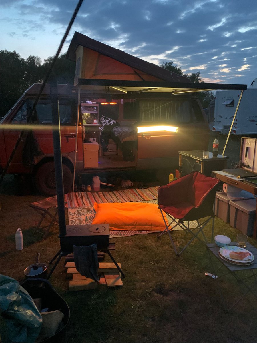 WiseGrahamwise4's tweet image. Bruvs camping. #upnorth #walesbyforest #brownlowarms.