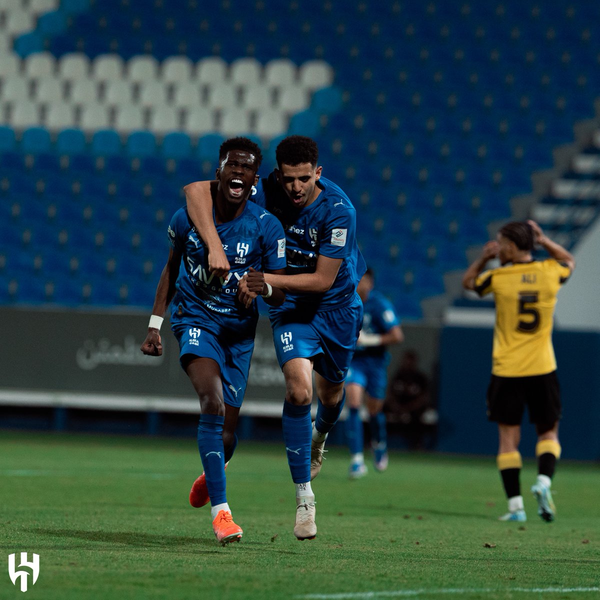 فئات الهلال السنية tweet media