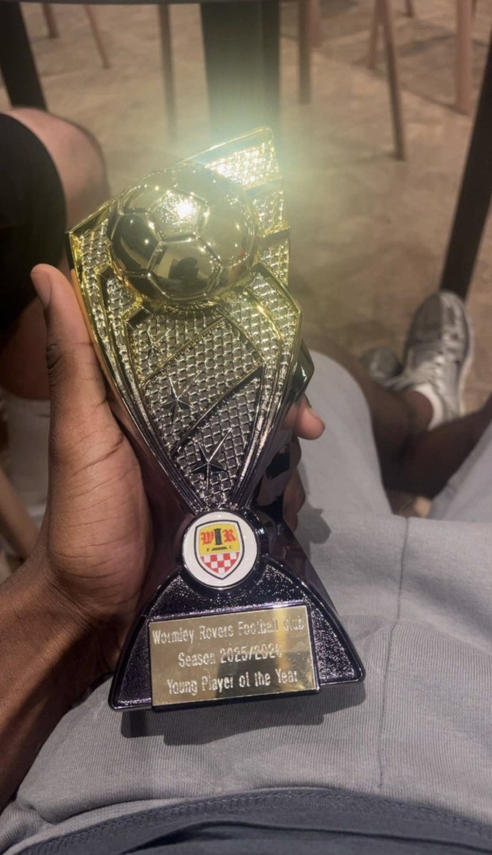 WormleyRoversFC's tweet photo. Our photographer has had a mare, no blame culture here @NickSparrow19 so Young Player 25/26 is @SDarcheville07 fully deserves this award as has been brilliant for us this season &amp; growing as a player all the time, well done Shay 👏👏👏@WormleyYouth #COYW 🔴⚫️⚽️🏆❤️ https://t.co/ezw4e9s9SK