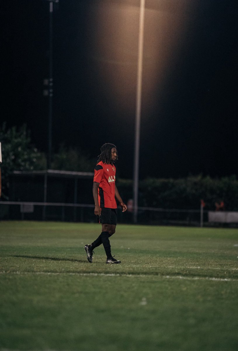 WormleyRoversFC's tweet photo. Our photographer has had a mare, no blame culture here @NickSparrow19 so Young Player 25/26 is @SDarcheville07 fully deserves this award as has been brilliant for us this season &amp; growing as a player all the time, well done Shay 👏👏👏@WormleyYouth #COYW 🔴⚫️⚽️🏆❤️ https://t.co/ezw4e9s9SK