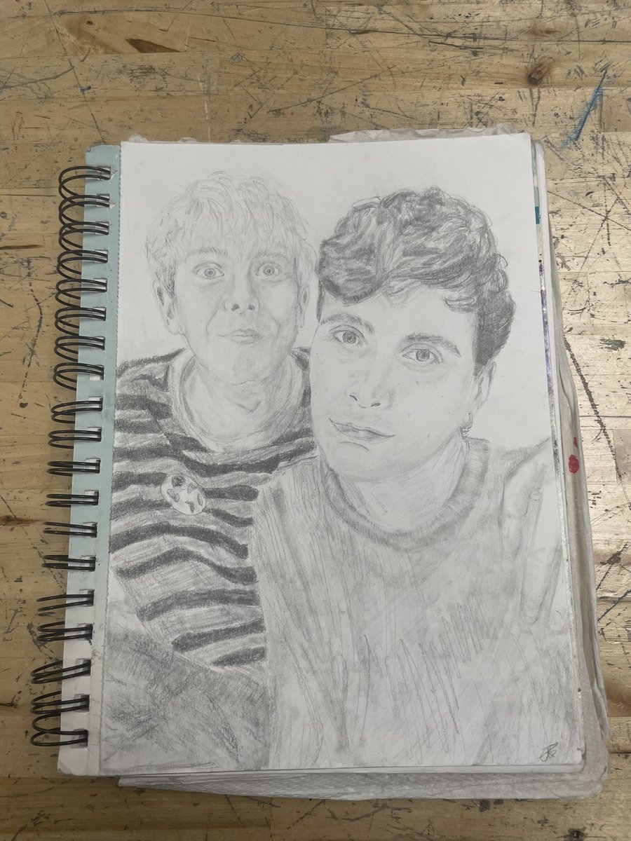 gaysdomaths's tweet image. Hi guys this is my art final #phanart