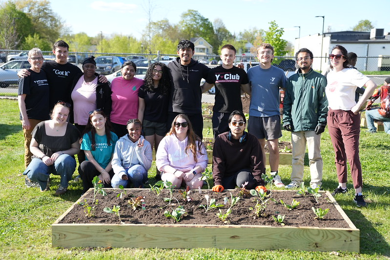 SpfldCollege's tweet image. Springfield College Division of Campus Life and Community Engagement hosted a Community Cookout and Garden Planting Night last Friday at the Center for Leadership and Civic Engagement.

#SpringfieldCollege #Humanics #StudentLife #ServiceLearning