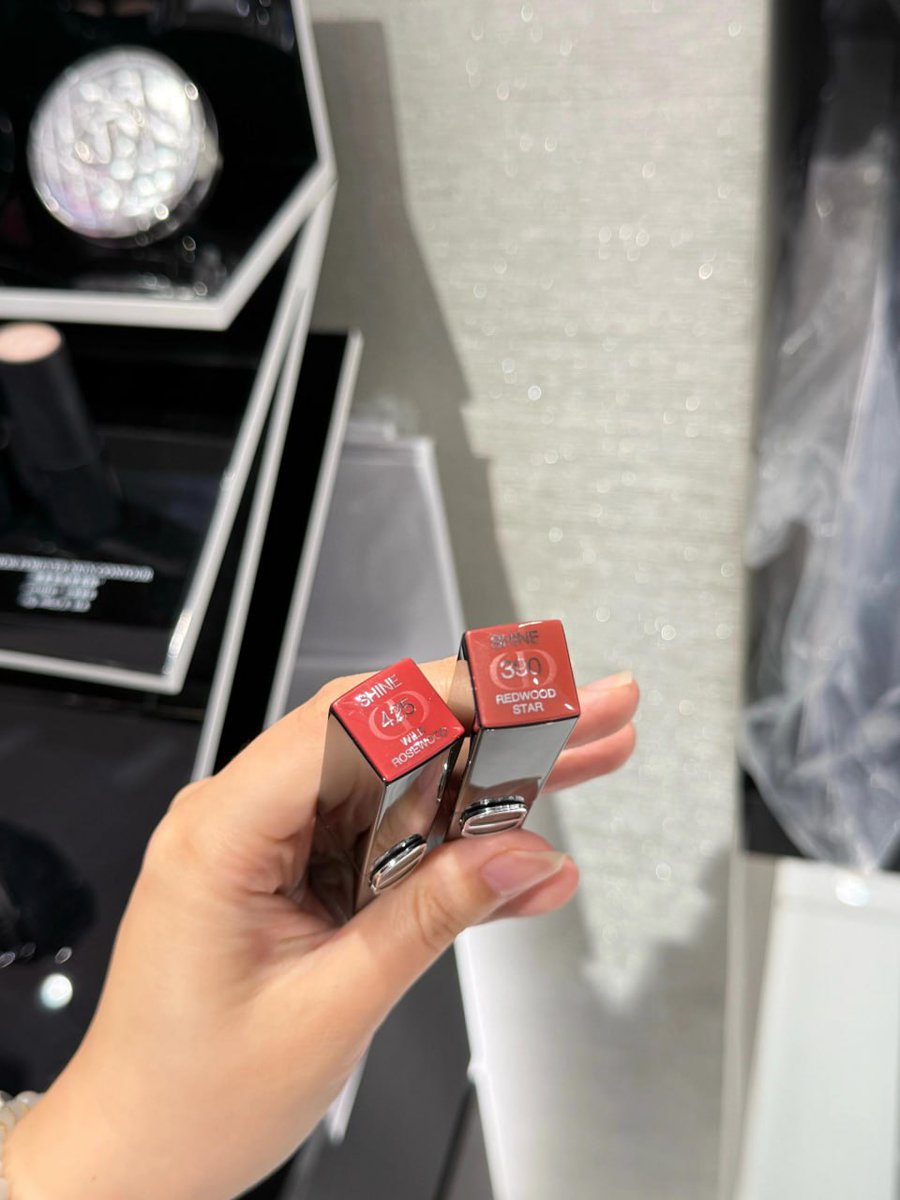 Daisy_Glow5's tweet photo. These colors make me look brighter without making me look darker💄💄💄 https://t.co/pUXHYOSTCm