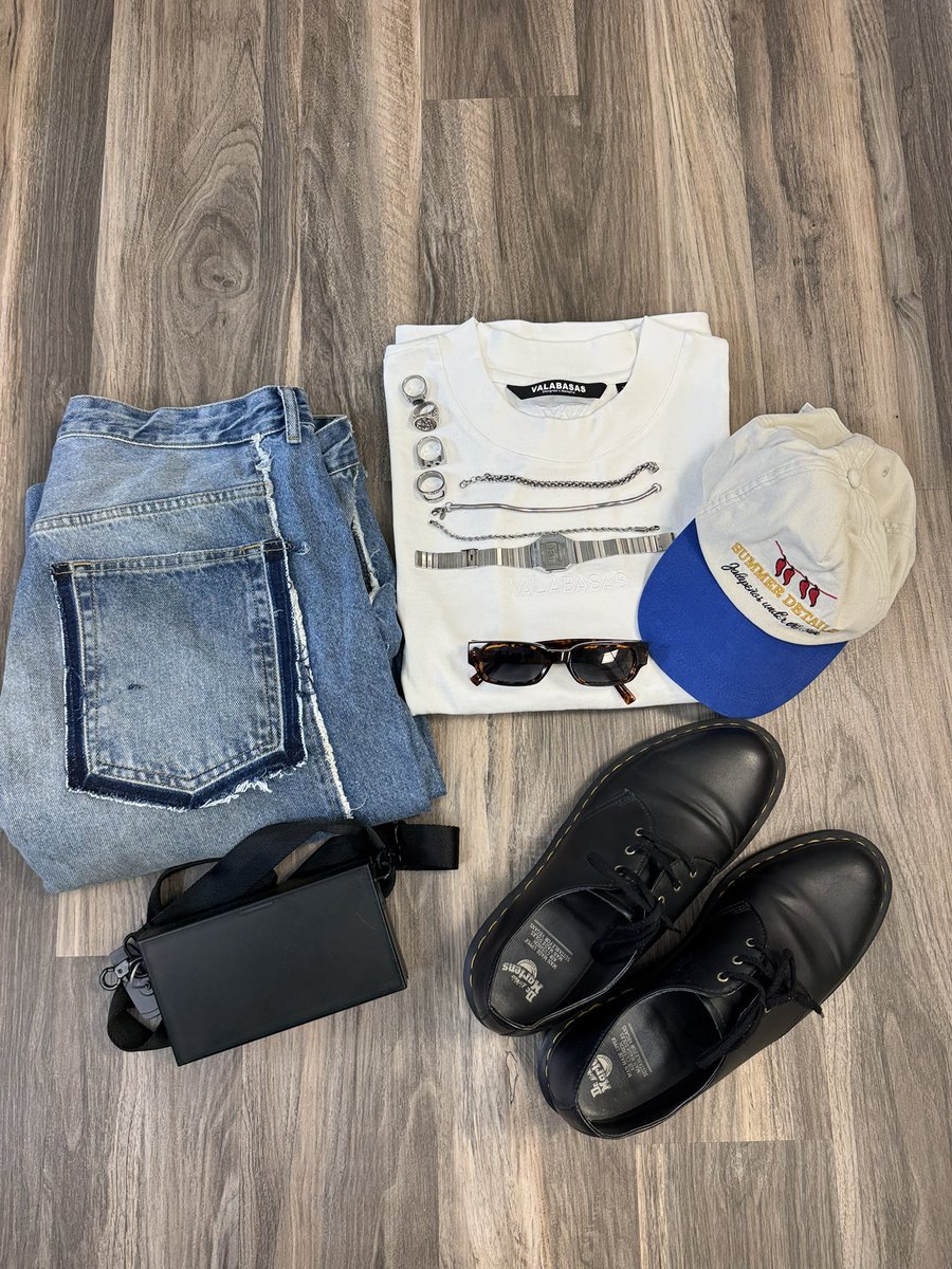 bibzystyles's tweet photo. Details and fit. https://t.co/9qew8CBgEQ