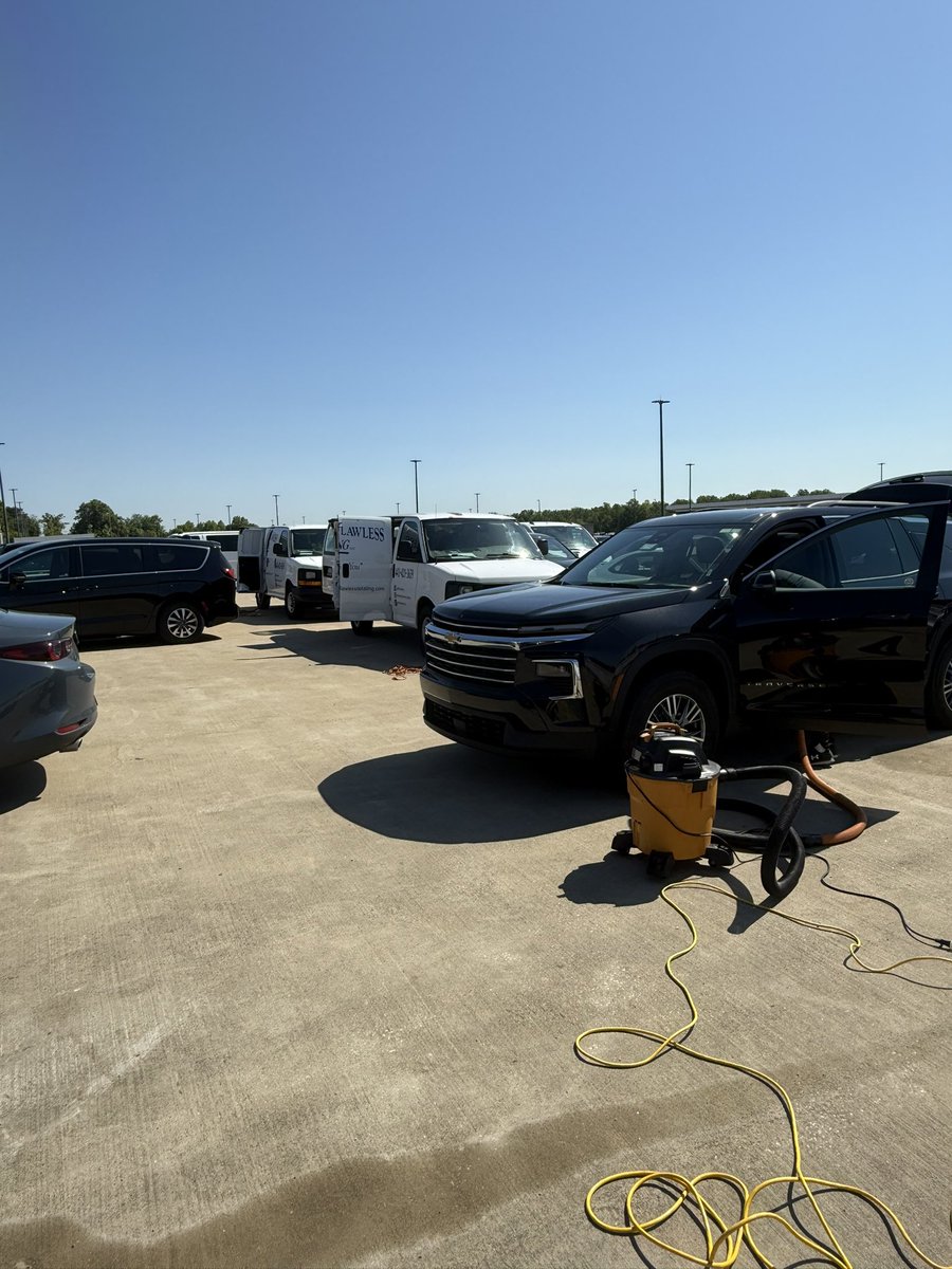 AbsolutelyLlc's tweet photo. A few more vehicles back from the weekend &amp; in need of some interior detailing today! Making sure every interior we have the pleasure of detailing, looks it’s best!! 🚗🚙🛻🧹🧴🧼🪥🤩💯 #mobiledetailingserviceMD #mobilefleetserviceMD #Bringingautomotiveperfectiontoyou https://t.co/3tcDTnT4gx