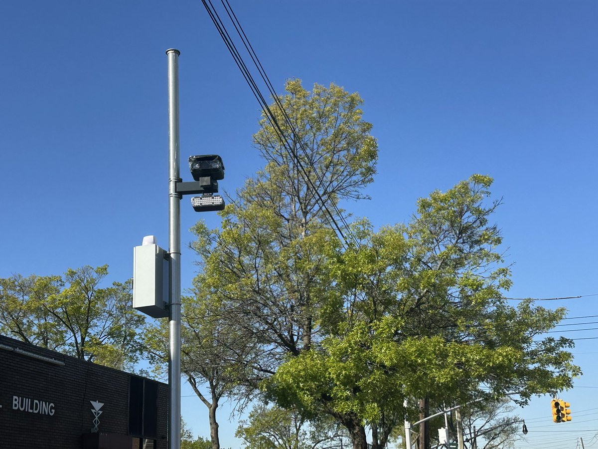 Morrisparkbid's tweet image. Thanks to the support of the #Bronx Borough President Vanessa Gibson @bronxbp - new Argus cameras were installed in FY26 on #MorrisPark Ave, and now a speed camera was also added by @nypd. 
We are grateful for the Borough President’s support to these public safety improvements in