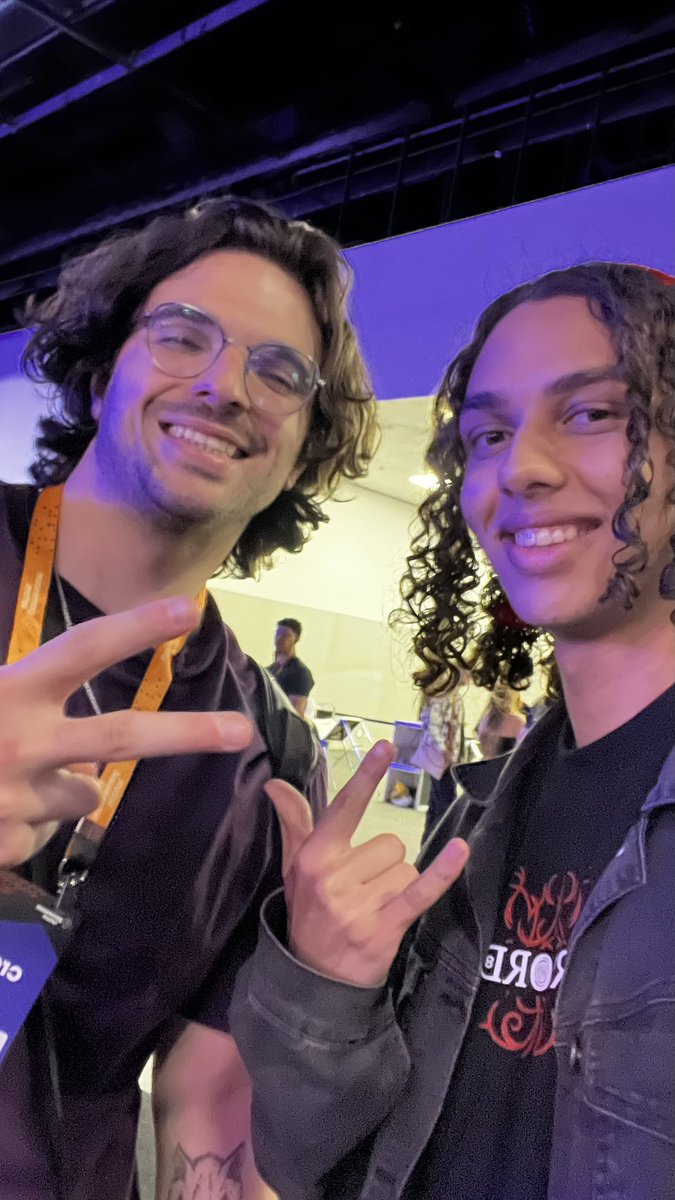 verolock_'s tweet photo. Ryanred foi mt legal te conhecer adoro seus vídeos ❤️‍🩹❤️‍🩹❤️‍🩹
@ORyanRed https://t.co/S4mgAcNJOI