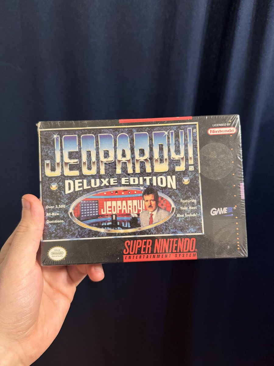 JakeDiesAgain's tweet image. Growing the collection a little bit! 

Added some new CIB SNES games to the shelf and there’s just something different about complete in box pickups. Manuals, box art, all of it… just hits harder.

The Vegas Stakes &amp;amp; Jeopardy are sealed btw 👀

#SNES #SuperNintendo #RetroGaming