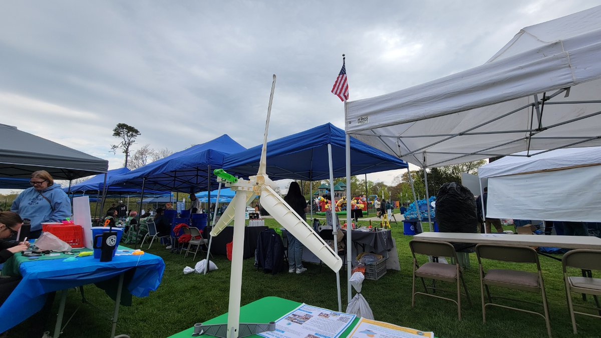 LIGreenGuide's tweet image. Big thanks to @townofbabylon.ny and @townofbabylongreenhomes for hosting their Earth Day event 🌎! Loved connecting with the community on renewable energy and climate action on Long Island! #earthday #longisland #climateaction