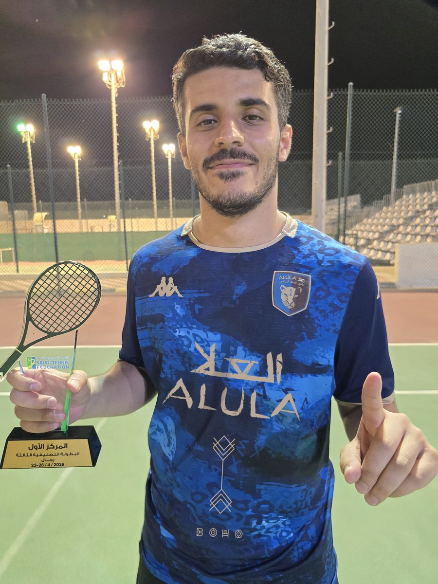 AlUlaclub's tweet photo. منجز جديد في معقل الإنجازات 🤩

ممثل نادي العلا في لعبة التنس فيصل الربدي يتوّج بالبطولة التصنيفية الثالثة للرجال 🐆🎾 

#نحن_العلا https://t.co/4oYwuQtb4v