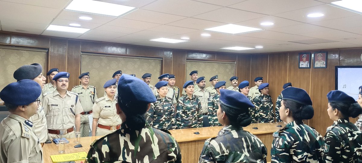 SSBMTCSHIMLA's tweet photo. आज दिनांक -04.05.2026 को चिकित्सा प्रशिक्षण केंद्र, शिमला में डॉ अहमद फैजल खान, कमांडेंट (चिकित्सा) के कुशल निर्देशन और अध्यक्षता में  101th  प्राथमिक चिकित्सा पाठ्यक्रम का उद्घाटन समारोह आयोजित किया गया ।
#India 
#SSB 
#sashtraseemabal
#HimachalPradesh 
#dgssbmha https://t.co/MmjrcfOAoA