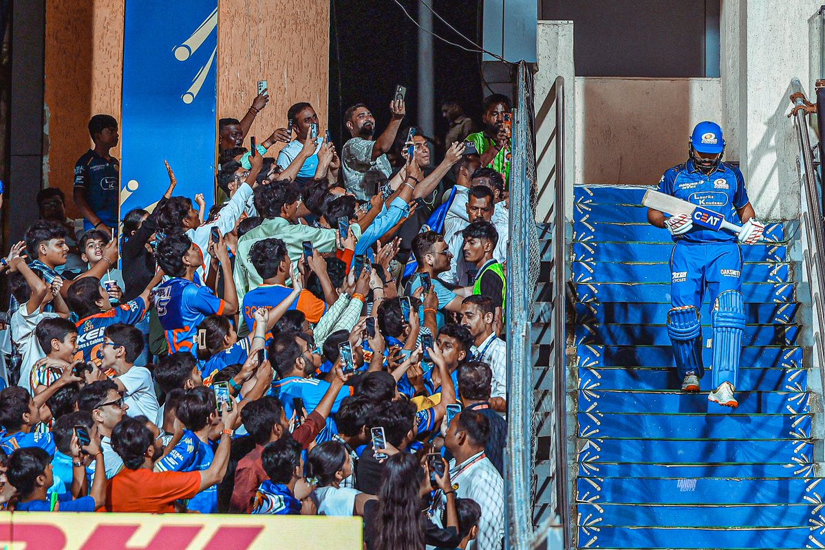 Cricket Picture that Goes Hard tweet media