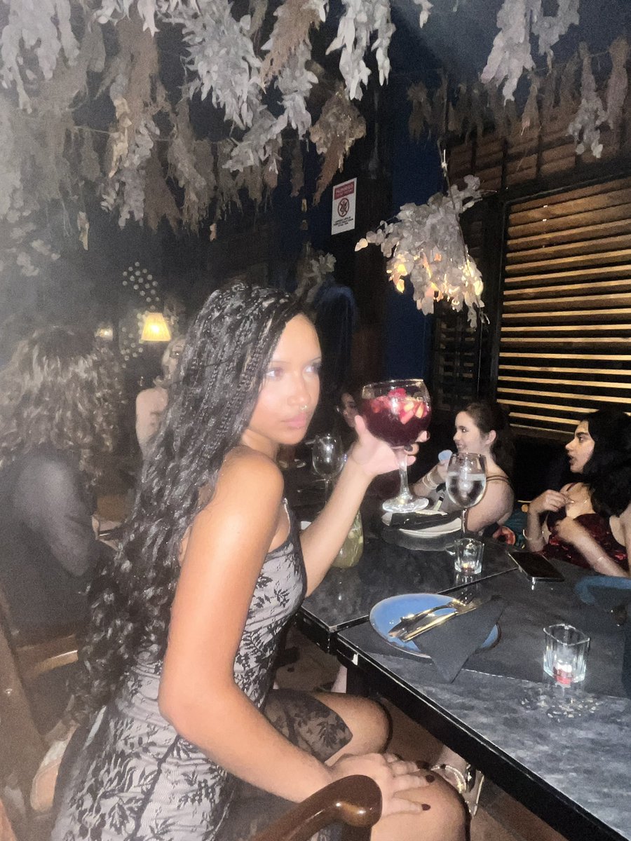 skinnisthetic's tweet image. #edtwt late bday pic. feeling #big but #beautiful