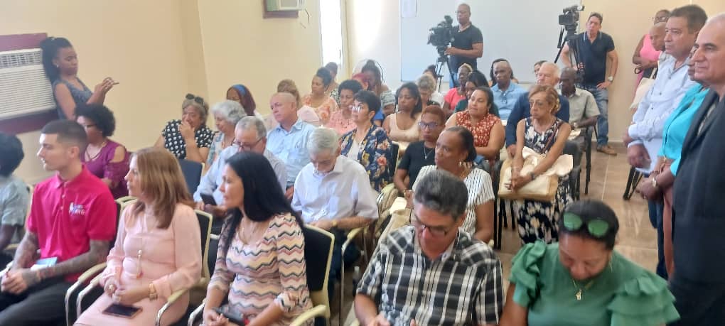TSupremoCU's tweet photo. Celebrado el 1er Curso de Capacitación Sindical entre representantes del SNTAP y la Canadian Union of Public Employees
Por el @TSupremoCU asistió Silvia Jerez,secretaria del Buró Sindical.Excelente espacio de intercambio,donde se resaltó el liderazgo de los dirigentes sindicales https://t.co/xNrI3yxIN1