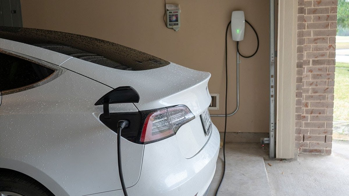 TESLARATI tweet media