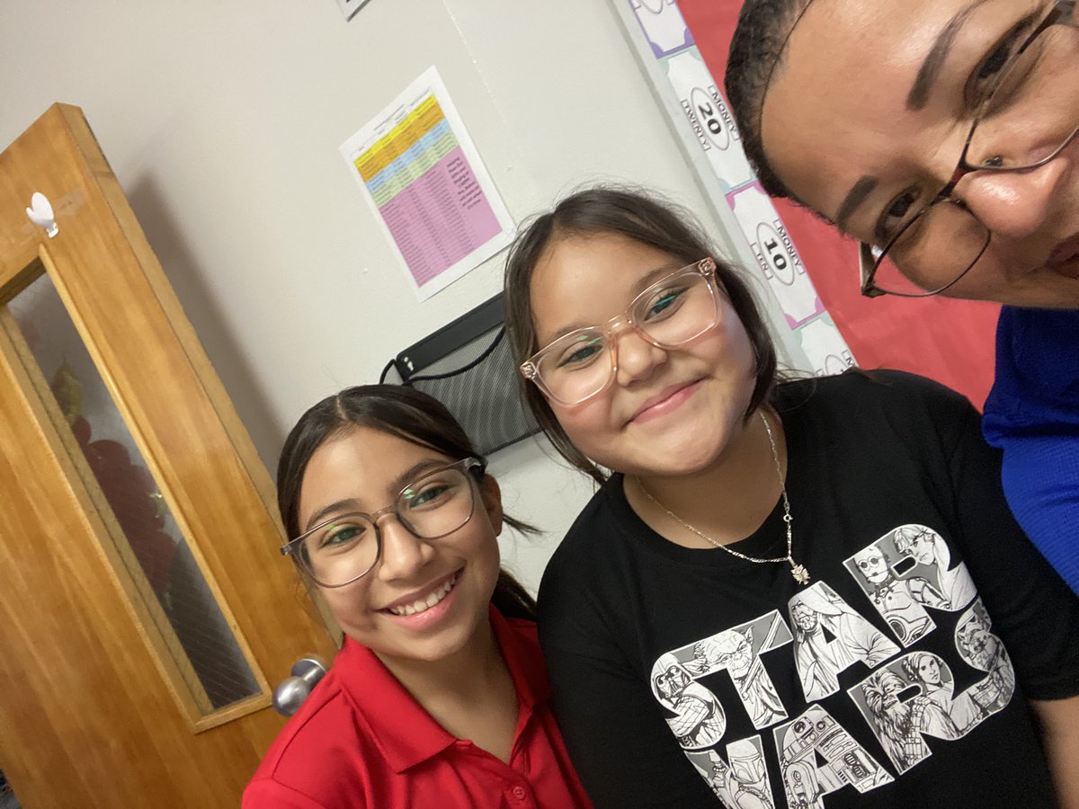 mmeraz08's tweet image. Awwww I was told… since you serve us everyday, now we’re going to serve you!!!
Love it💕

#SISD #ALLIN