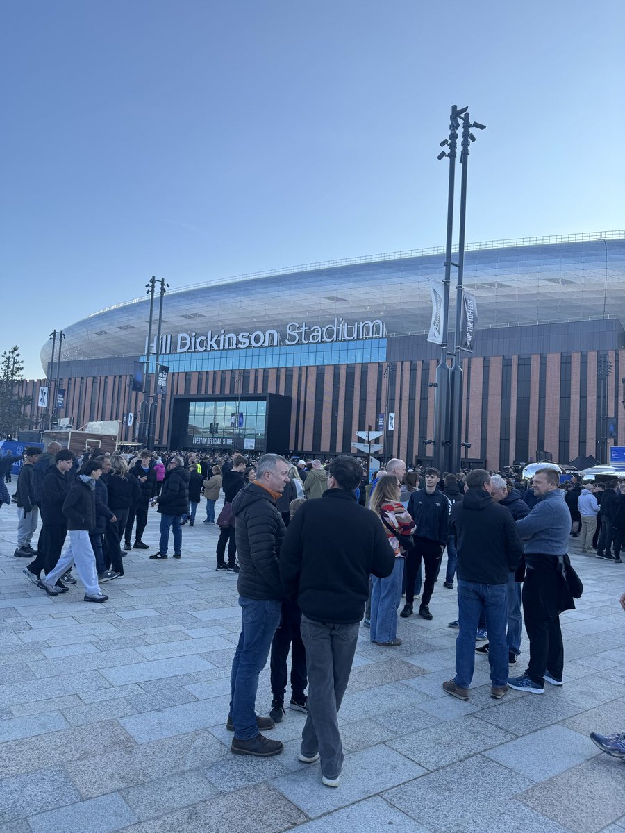 AylwC's tweet photo. Ground looks good but parking a nightmare as had to park a mile away, I’m in my usual pessimistic mood so let’s hope we win. Our fixtures are miles harder than those wingers down South so would be a massive triumph if we win the league. https://t.co/J4zIMe8lc0