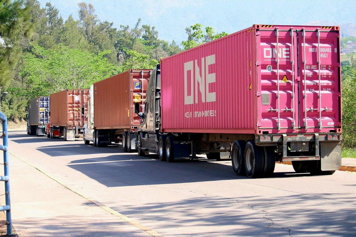TNH2026's tweet photo. ¡La @UNAHoficial se moderniza! 🎓💻 

Con una inversión de L18 millones y el apoyo del @PNUDHonduras, se adquirieron 194 pantallas inteligentes de última generación para fortalecer la enseñanza a nivel nacional.🚀🇭🇳

#HondurasVamosAEstarBien #TNH https://t.co/imBMD0UrAf