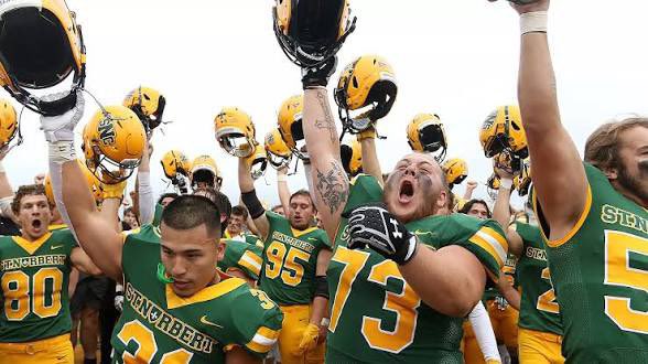 Ulices_2027's tweet photo. All glory to God! Thank you Coach @RobHuberty and @SNCfootball staff for trusting in me!Extremely blessed to receive an offer from St.Nobert!#gogreenknights #AG2G🙏🏿
@RobHuberty @TomcatStrength @tristan_burge @EATomcats @247recruiting https://t.co/XuPgBNwPOG