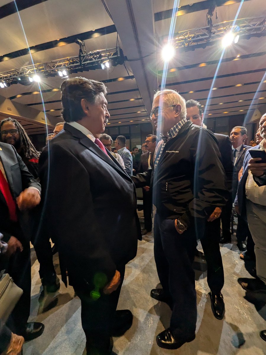 En representación del Mtro. <a href="/zoerobledo/">Zoé Robledo</a>, asistí a la Convención General Ordinaria del Sindicato Nacional de Trabajadores Mineros, Metalúrgicos, Siderúrgicos y Similares de la República Mexicana <a href="/LosMineros_Mx/">Sindicato Nacional Minero</a>. En <a href="/Tu_IMSS/">IMSS </a> privilegiamos el diálogo social que favorezca a las y los
