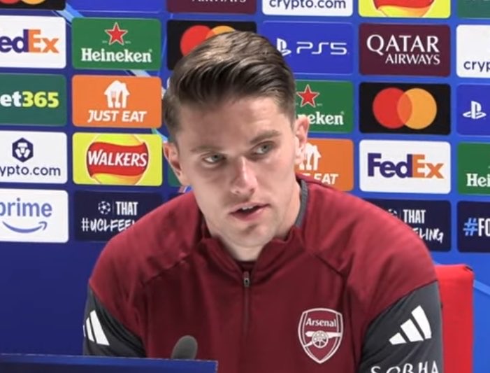 Arsenal Touchline tweet media