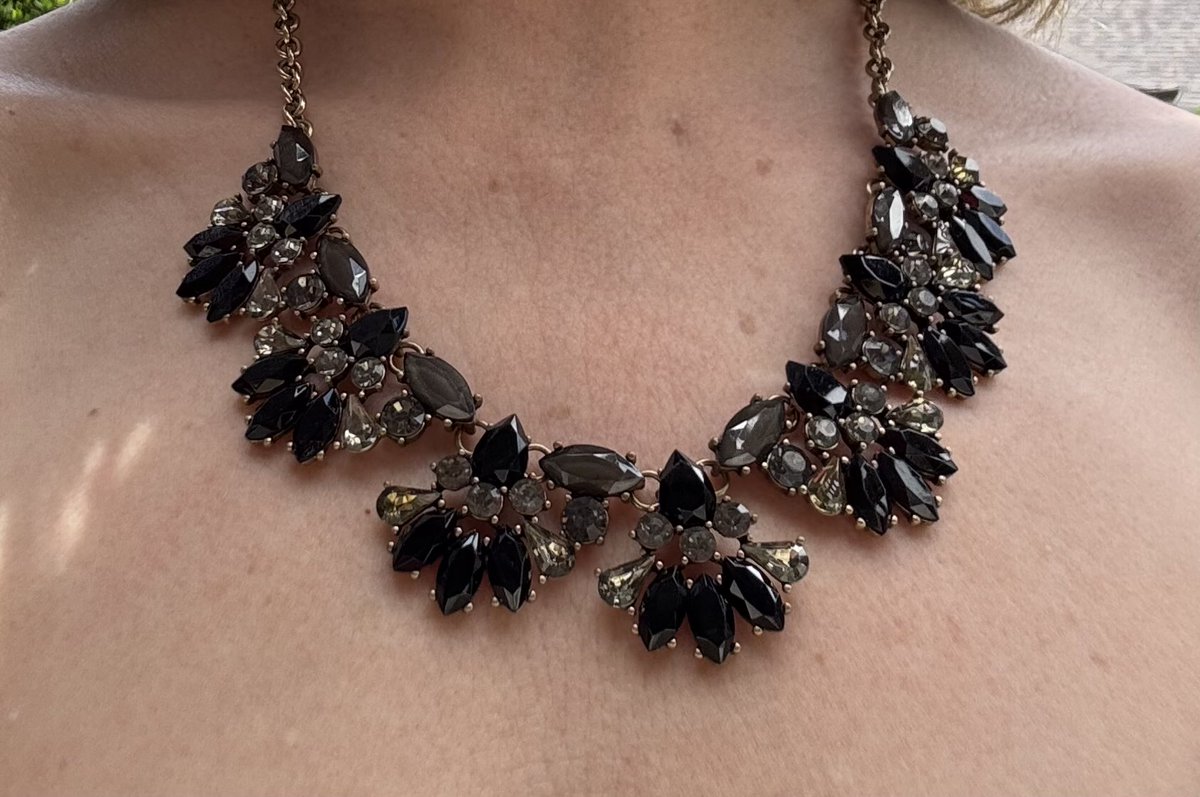 Myuniquemarket2's tweet image. Check out Vintage Adjustable Chain Necklace- Black Gray Clear Stones Antique Gold Tone ebay.us/m/i2rEoD #eBay via @eBay