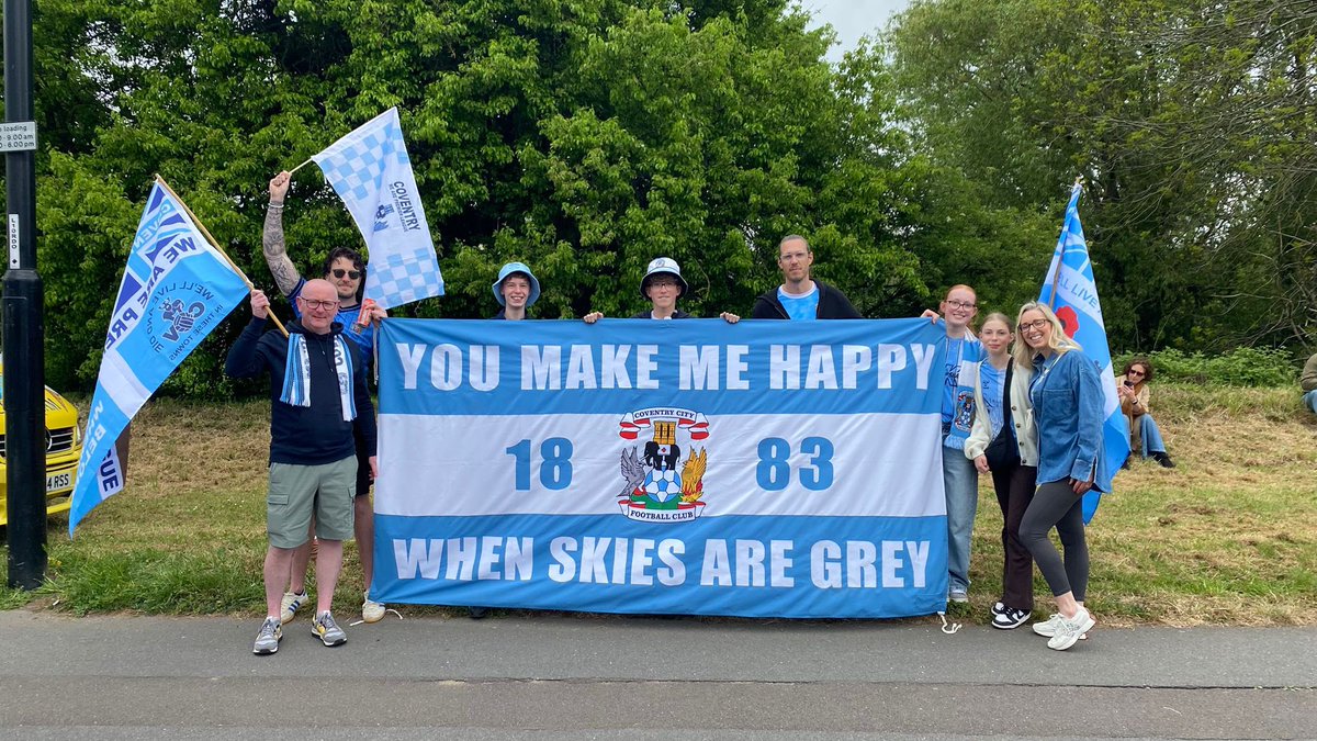 _charles_large's tweet photo. DU DU DOO DU DU DU DU DOOO 🐘🏰🩵🩵🩵🩵

#PUSB
@Coventry_City https://t.co/eUJVc7ZzYH