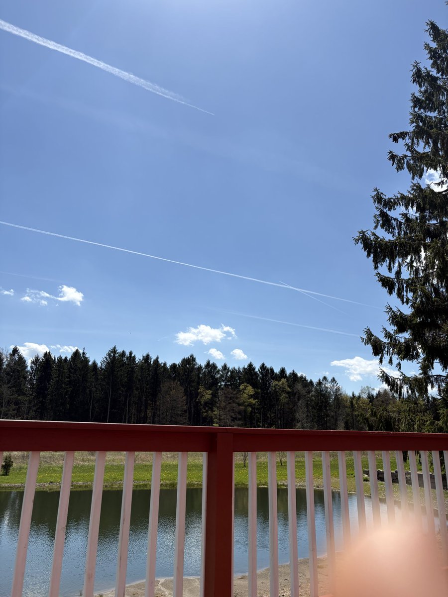 nilknarf1972's tweet image. just fucking stop already any where in the world you see death dumps from sky bastards. 

#deathdumps 
#chemtrails 

save MOTHER EARTH done and jail the sky batards and their suppliers