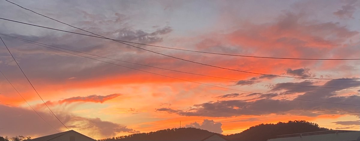 TheStr1ker's tweet image. Beautiful sunset last night #sunset #skyline #naturalBeauty