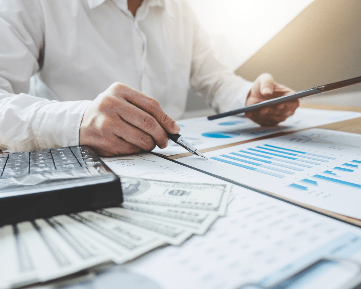 Shidoosh's tweet photo. Regular portfolio reviews keep your strategy aligned with your goals. Life changes often require financial adjustments. Staying proactive helps keep plans on trac ... https://t.co/DoURZdB1bH