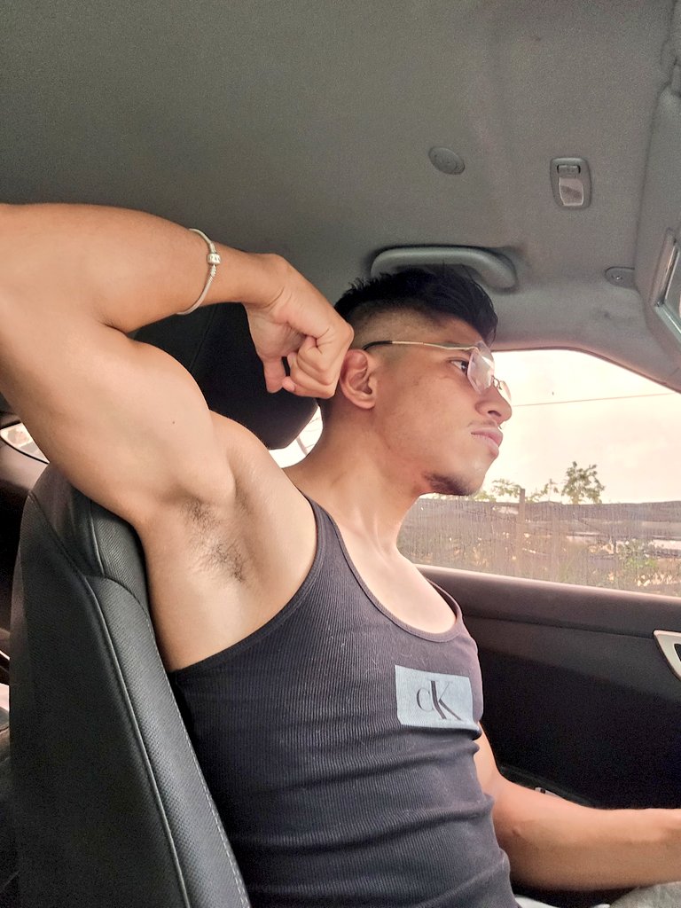 JHaroldo_c's tweet photo. #armboy  #arm https://t.co/pH3hHGlsWu