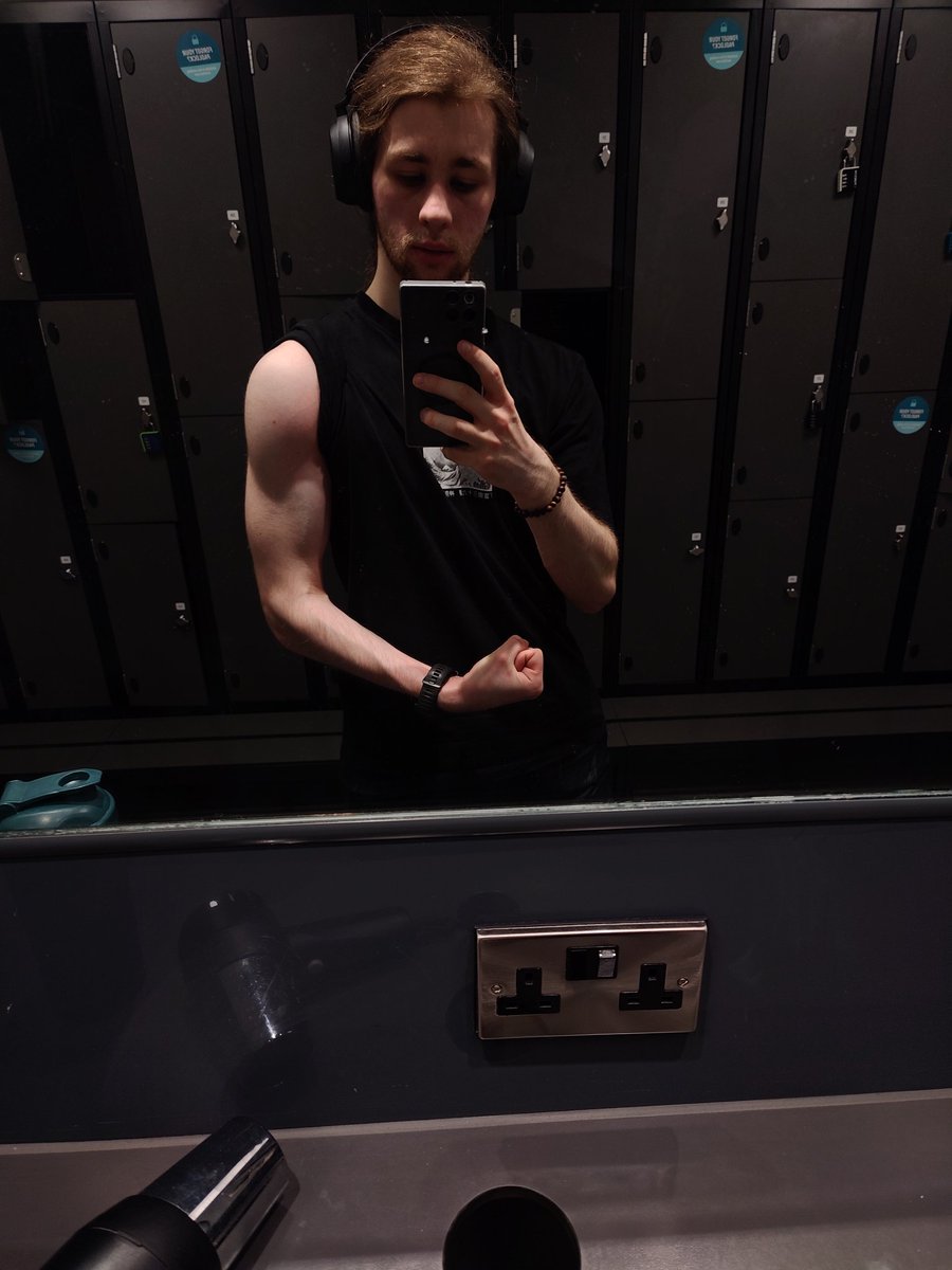 DrailicTV's tweet photo. This is what the average Ball main spends their time doing 🗣️ #owtwtsd https://t.co/FHv23p2h7F