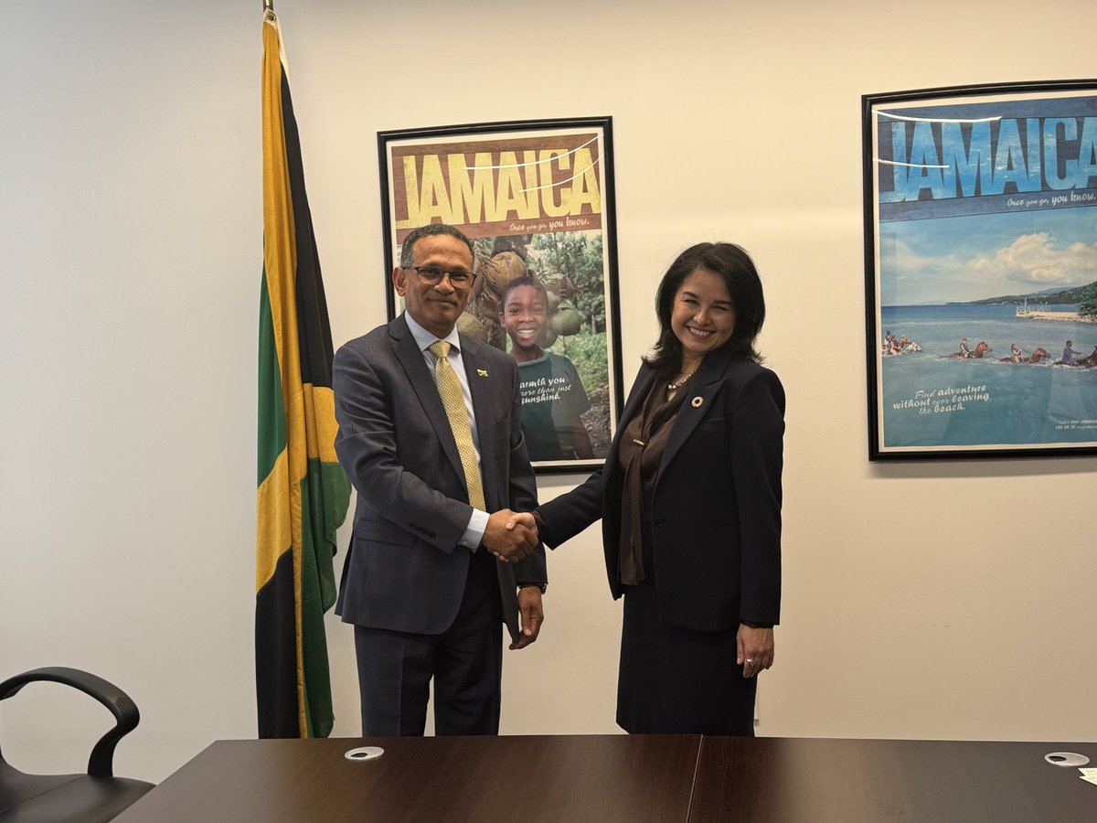 JaMissionUN's tweet photo. On Wednesday 29 April , Ambassador Brian Wallace welcomed a courtesy call from Dr. Negina Muntean, the recently appointed @unfpa Chief of Staff! 🤝

The conversation highlighted the partnership between Jamaica and UNFPA, along with the progress of the #UN80 initiative. 🇺🇳 https://t.co/LYPA57wZ0B