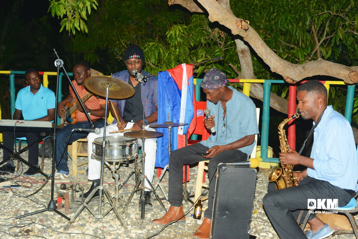 DloKokMagazine's tweet photo. Ce vendredi 1er mai 2026, à l'occasion de la fête de l'agriculture et du travail, le staff de production de Kay Atis Ayiti a profité de cette date, qui marque également l'anniversaire de
https://t.co/hmPLhKvQd2 https://t.co/kB1EWYJMKH