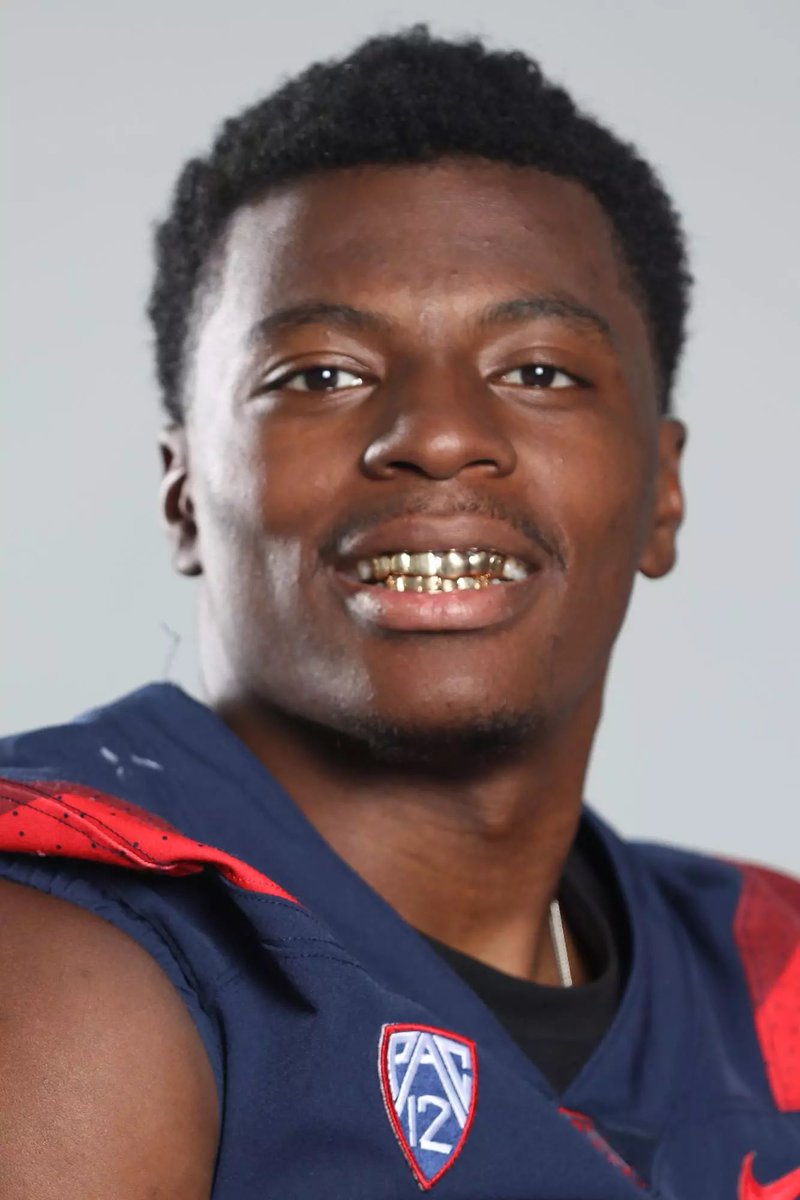 gfor6ix's tweet photo. After a great workout with @CoachBobbyWade I am blessed to recieve a offer from The University of Arizona #beardown🐻⬇️ 

@__coachtim @Gbuckz4 @J_town702 https://t.co/utd0R0E0a1