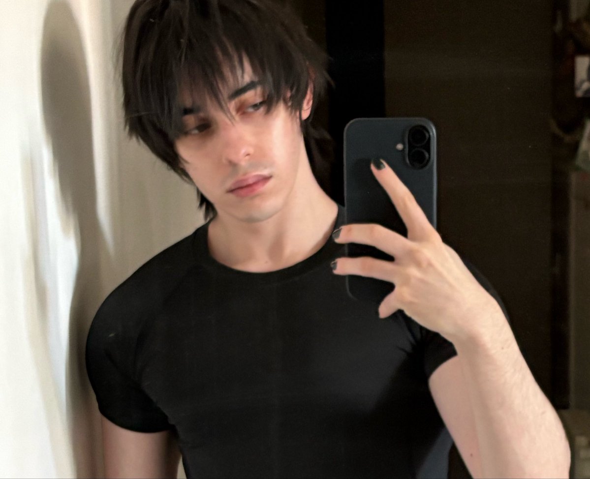Kira tweet media