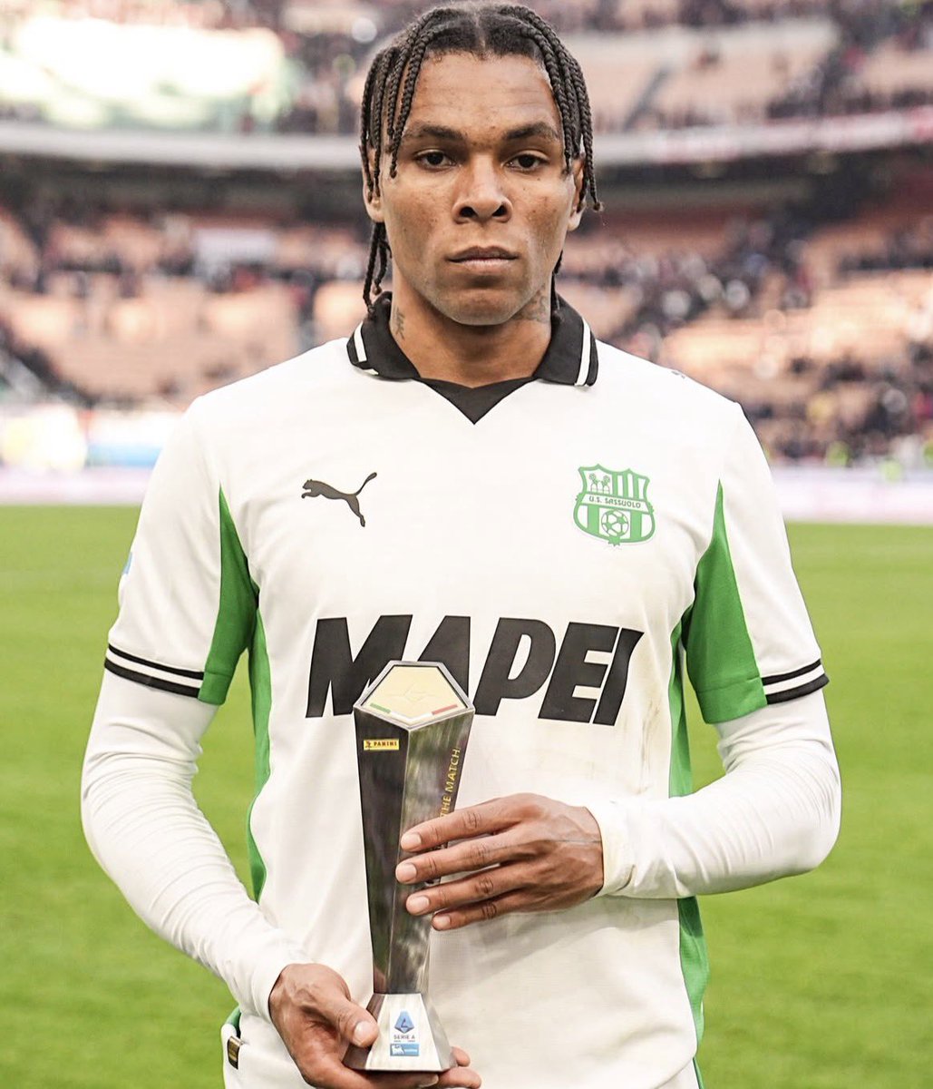 Ostricitude's tweet photo. Armand Laurienté qui prends le trophée d'homme du match face au Milan sur la phase aller puis sur la phase retour, quand même ! 2 buts ⚽️ + 1 Passe décisive 🎯 sur l'ensemble des 2 confrontations..

Mais surtout 15 G/A cette saison avec Sassuolo (6 ⚽️ + 9 🎯)

C'est du sérieux ! https://t.co/mfACAa67jY
