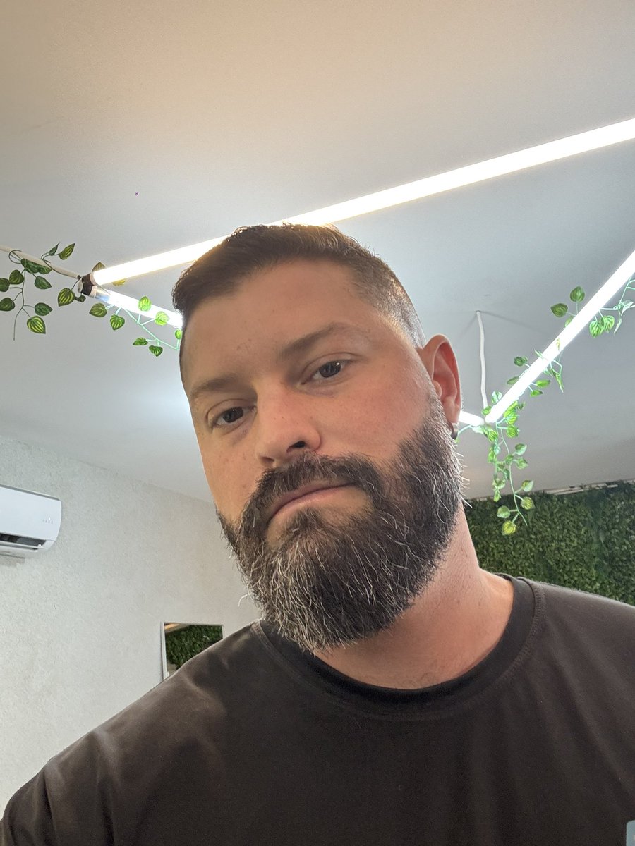 Dragonbearbr's tweet photo. Hey how’s it going https://t.co/AMJ7XjUeS0