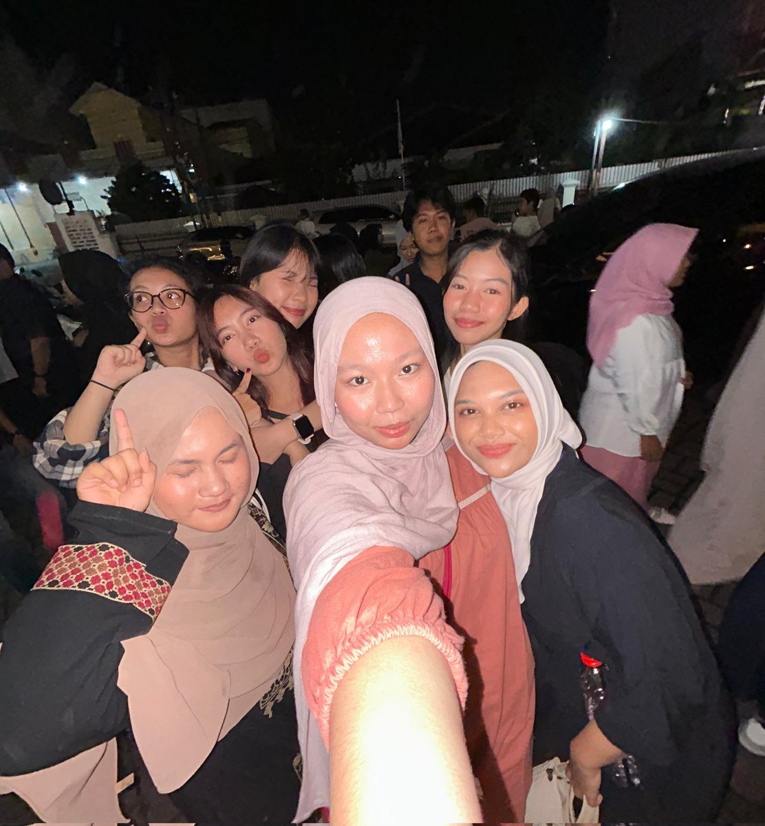 cila tweet media