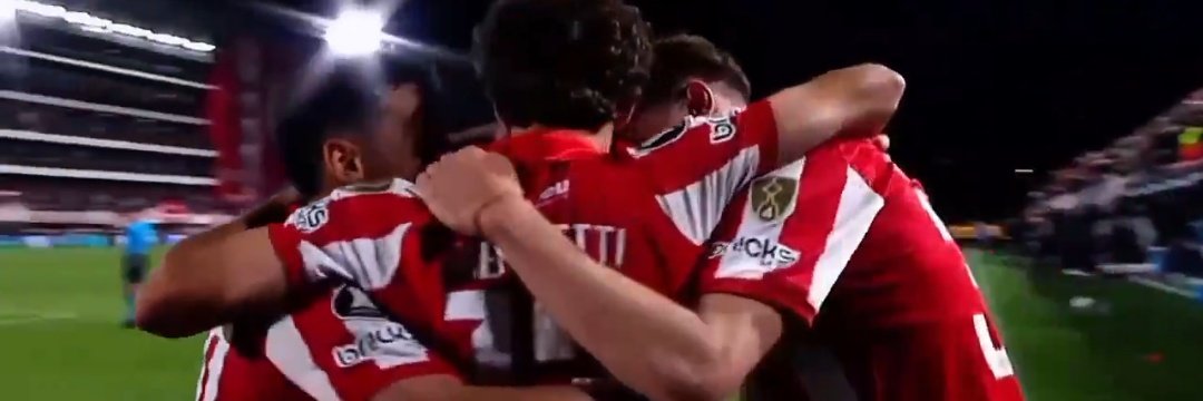 Cinco títulos en dos años, se fueron el DT, el capitán y el mejor del plantel y el equipo sigue ahí: puntero y peleando la Copa. Una CD seria que mantiene al Club ordenado. No es suerte: es trabajo, esfuerzo y perseverancia.
​Lo difícil no es llegar, es mantenerse. 
Te amo, #EDLP
