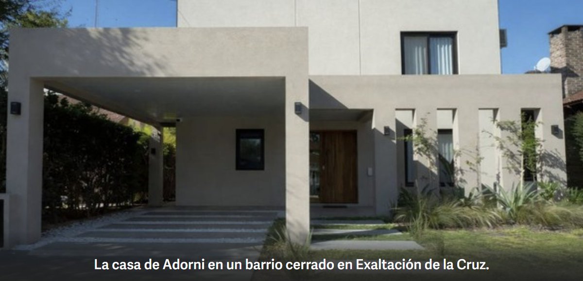 Cash, efectivo, físico... La reforma de Adorni. 🏘️
La billetera del Jefe de Gabinete não tem fim

"Los elementos nuevos colocados incluyeron los revestimientos, un gran quincho, una pileta de natación con mosaico travertino y una cascada. Se hizo a nuevo la entrada de la galería