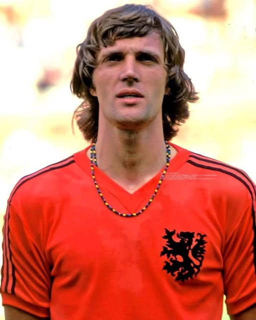 eL_dObLaS_'s tweet photo. Vamos con el WC GERMANY 74  de @NachoNavarro_72 , hoy Pereira y Krol ambos con sus collares que llevaron en el WC. Píllalos en https://t.co/g6kZ0hNPAD --- https://t.co/JBco2RZAns o por privado. https://t.co/nR3g4jlcI1